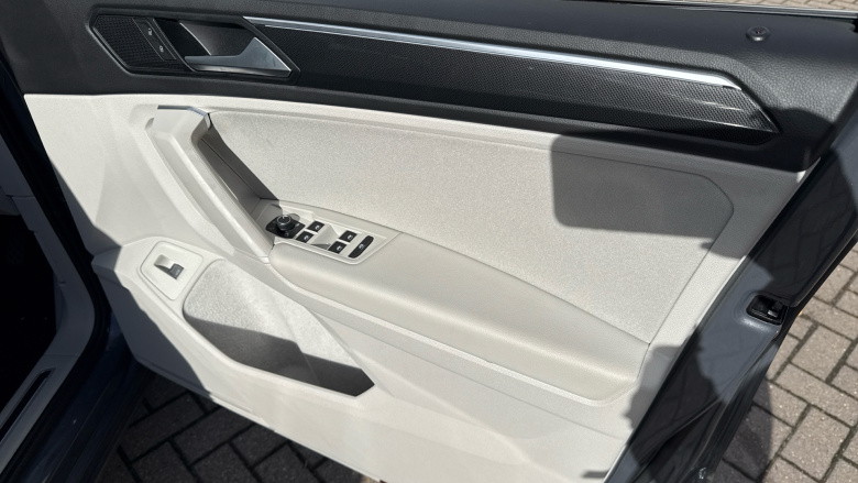 Volkswagen Tiguan 1.5 TSI 150 Elegance 5dr DSG Petrol Estate